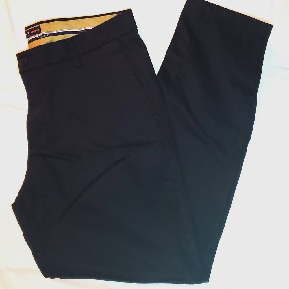 Dockers Men's Black Athletic Fit Flex Comfort Chinos, Size  W34 L32